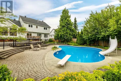 10 Beechgrove Gardens Ottawa ON K2S 1W5