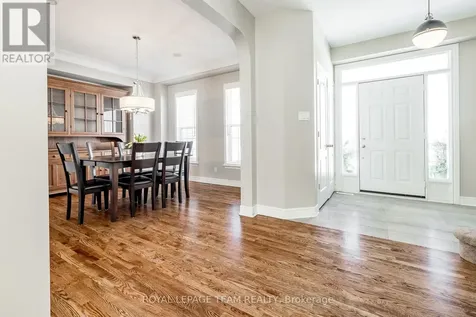 10 Beechgrove Gardens Ottawa ON K2S 1W5