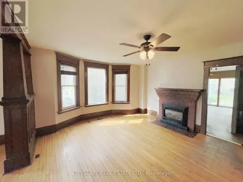 15 Humberstone Avenue Brantford ON N3S 7A4