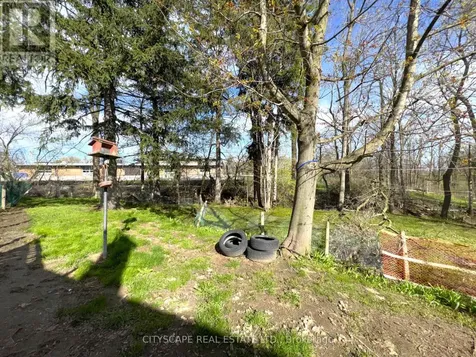 15 Humberstone Avenue Brantford ON N3S 7A4