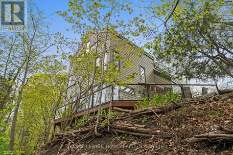 1965 Bromley Road Ottawa ON K2A 1C3