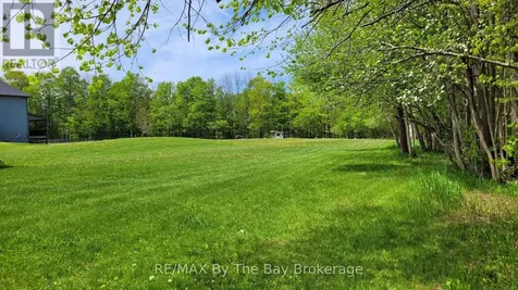 16 Walnut Drive Wasaga Beach ON L9Z 0A9