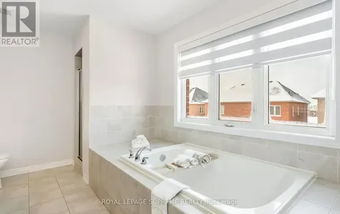 95 Selby Crescent Bradford West Gwillimbury ON L3Z 0V3