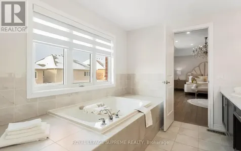 95 Selby Crescent Bradford West Gwillimbury ON L3Z 0V3