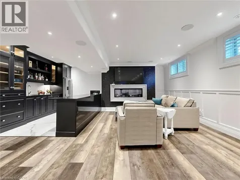315 Wilson Street West Hamilton ON L9G 0H8