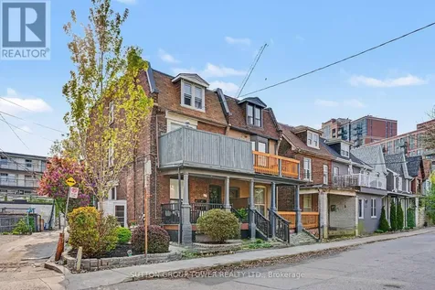 560 Indian Grove Toronto (junction Area) ON M6P 2J4