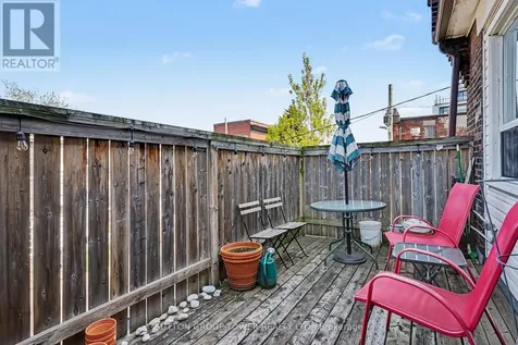 560 Indian Grove Toronto (junction Area) ON M6P 2J4