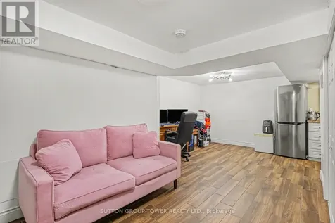 560 Indian Grove Toronto (junction Area) ON M6P 2J4