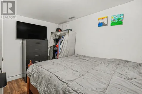 560 Indian Grove Toronto (junction Area) ON M6P 2J4