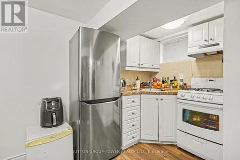 560 Indian Grove Toronto (junction Area) ON M6P 2J4