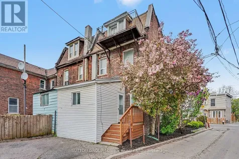 560 Indian Grove Toronto (junction Area) ON M6P 2J4