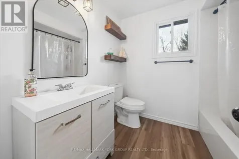 41 Laurentian Lane Orillia ON L3V 7N8