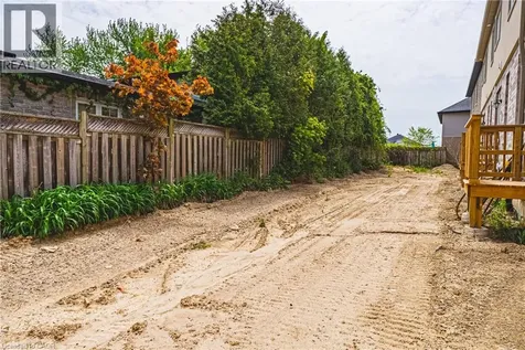 11 Davinci Boulevard Hamilton ON L9B 1B7