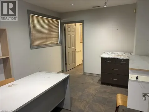 10 Pinelands Avenue Stoney Creek ON L8E 3A5