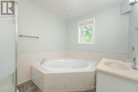 64 Sheldon Avenue North Kitchener ON N2H 3M4