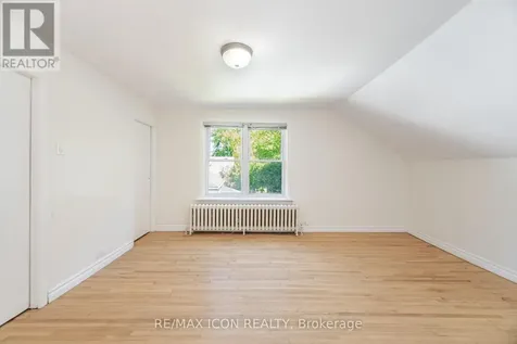 64 Sheldon Avenue North Kitchener ON N2H 3M4