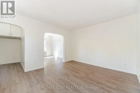 64 Sheldon Avenue North Kitchener ON N2H 3M4