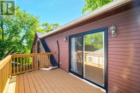 64 Sheldon Avenue North Kitchener ON N2H 3M4