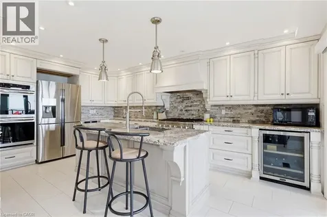 97 Lakeview Drive Stoney Creek ON L8E 5A6