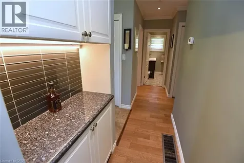 9 San Fernando Drive Hamilton ON L9C 2C1