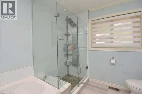 9 San Fernando Drive Hamilton ON L9C 2C1