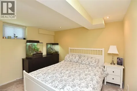 9 San Fernando Drive Hamilton ON L9C 2C1