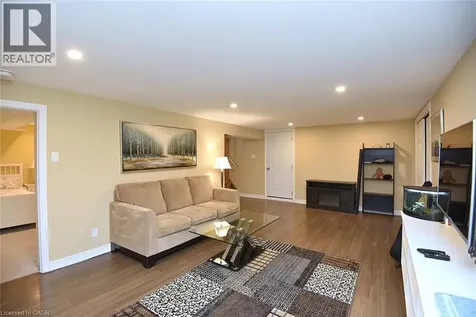 9 San Fernando Drive Hamilton ON L9C 2C1