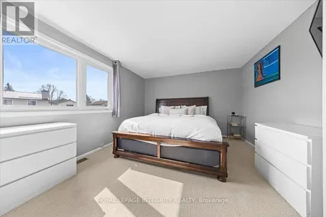 1771 Lamoureux Drive Ottawa ON K1E 2N5