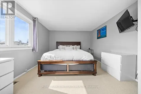 1771 Lamoureux Drive Ottawa ON K1E 2N5