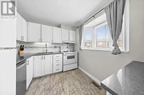 1771 Lamoureux Drive Ottawa ON K1E 2N5