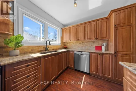 21 Midland Crescent Ottawa ON K2H 8P6