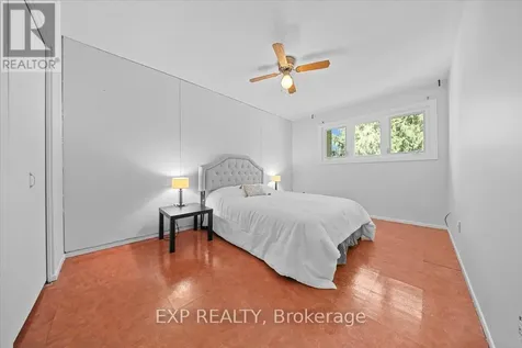 21 Midland Crescent Ottawa ON K2H 8P6