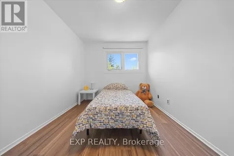 21 Midland Crescent Ottawa ON K2H 8P6