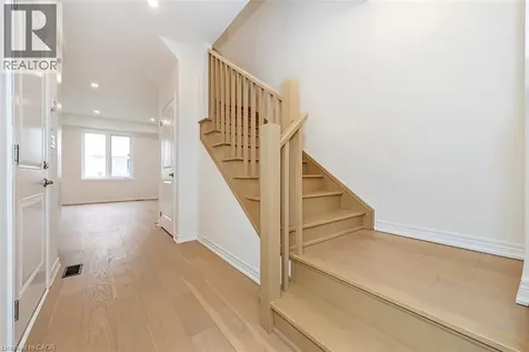 15 Linden Park Lane Hamilton ON L9A 1Y1