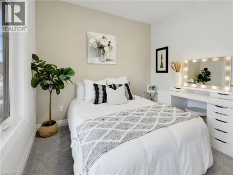 68 Cedar Street Paris ON N3L 0L4