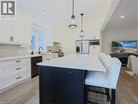68 Cedar Street Paris ON N3L 0L4