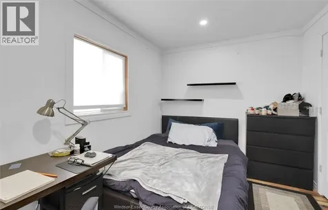 3484 Peter Street Windsor ON N9C 1J3