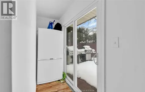 3484 Peter Street Windsor ON N9C 1J3