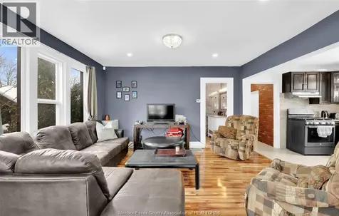3484 Peter Street Windsor ON N9C 1J3