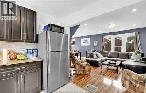 3484 Peter Street Windsor ON N9C 1J3