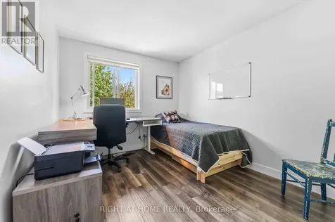 981 Barwell Avenue Ottawa ON K2B 8H4