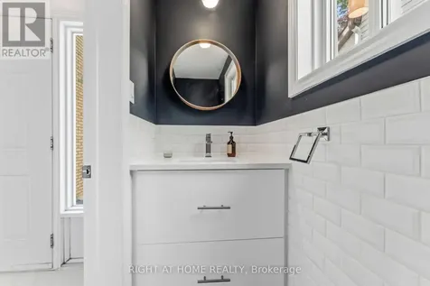981 Barwell Avenue Ottawa ON K2B 8H4