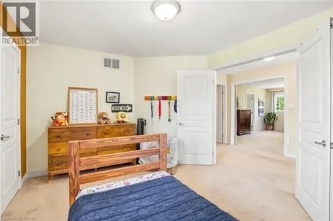 16 Oldmill Road Ancaster ON L9G 5E2