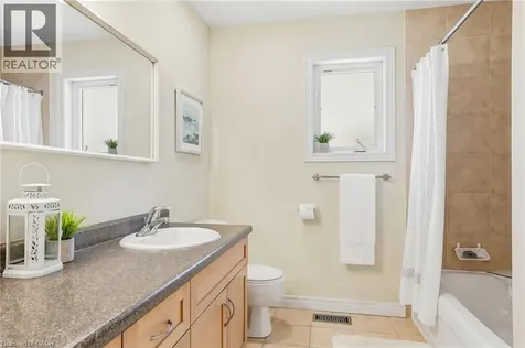 16 Oldmill Road Ancaster ON L9G 5E2
