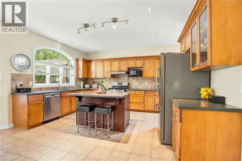 16 Oldmill Road Ancaster ON L9G 5E2