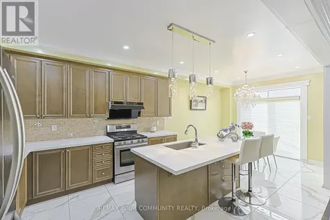 16 Foshan Avenue Markham (berczy) ON L6C 0S1