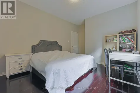 16 Foshan Avenue Markham (berczy) ON L6C 0S1