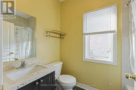16 Foshan Avenue Markham (berczy) ON L6C 0S1