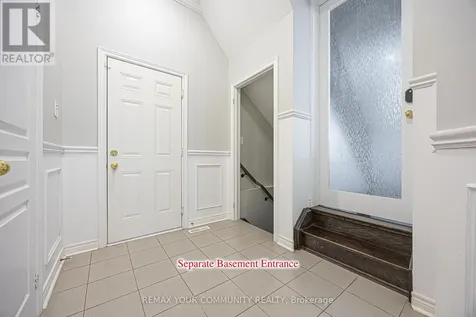 16 Foshan Avenue Markham (berczy) ON L6C 0S1