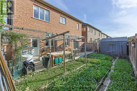 16 Foshan Avenue Markham (berczy) ON L6C 0S1